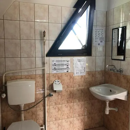 אכסניה Miedzynarodowe Schronisko Mlodziezowe Ptsm Szarotka *